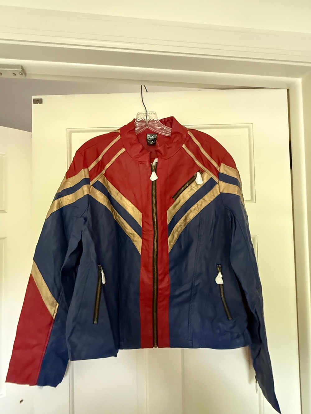 NWT Her Universe Captain Marvel Jacket